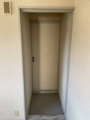 手前、奥の部屋間通路です。