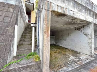 屋根付駐車場