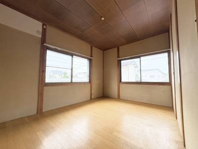 2面採光のお部屋はお子様部屋にもヨシ、書斎にもヨシですね♪