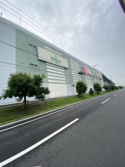 大型ショッピングモールもあります