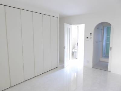 【キッチンは移動パネルです】