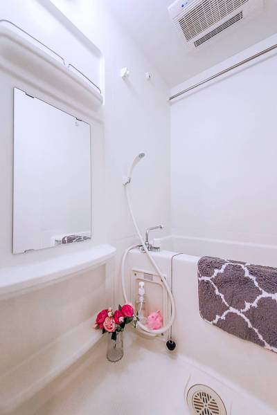 広々としたバスーム♪勿論、バストイレ別です♪