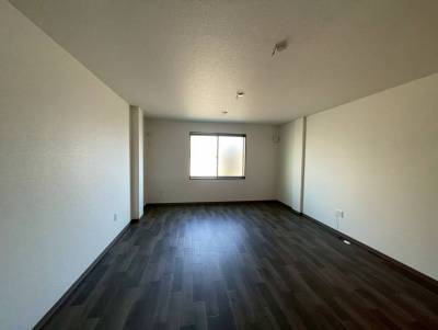 2階の広々リビングルームで優雅な生活♪