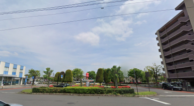 東武宇都宮線「おもちゃの町駅」まで徒歩6分ほど