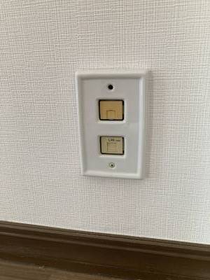 無料インターネットのLAN端子です