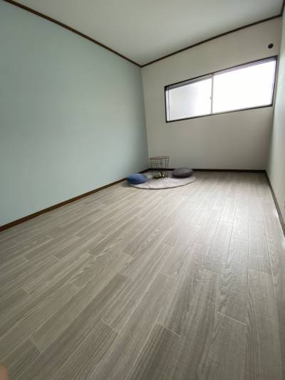2階（手前）洋室