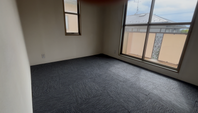 タイルカーペット設置しました♪