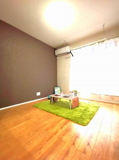 日当たり良好なリビング♪室内干し設備完備で雨の日も安心♨