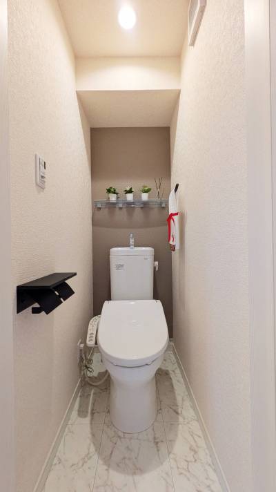 温水洗浄便座/人感センサースイッチ/ペーパーホルダーは新品