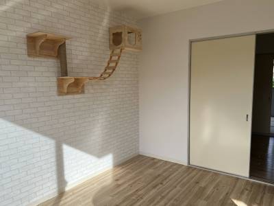 洋間からキッチンへ　ドアを外せば広く使える