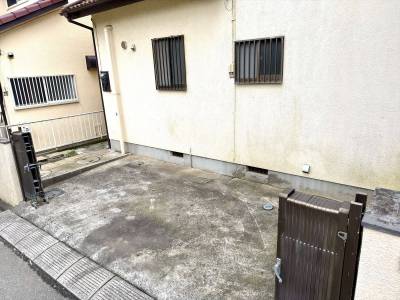敷地内駐車場あり