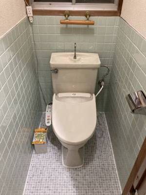 トイレです。温水便座付きです。