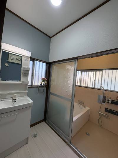 湯温維持時間設定可能　洗濯機置場有