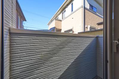 閑静な住宅街の中にあるアパート。安心・安全な生活が送れます