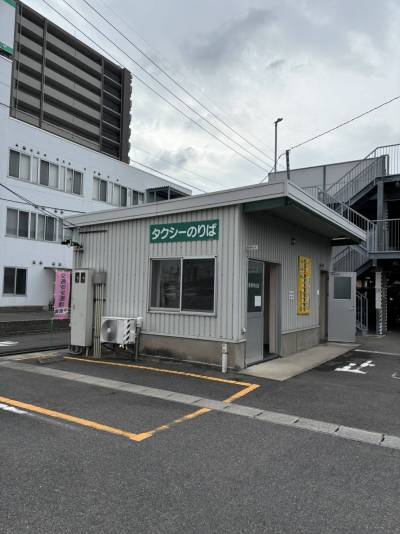徒歩1分に名鉄のタクシー乗り場あります、移動楽ですね。