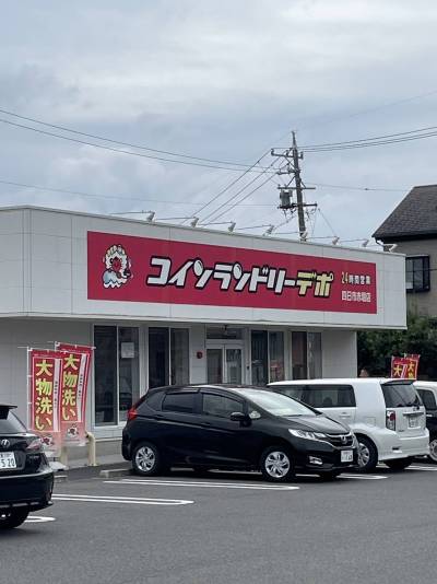 コインランドリーとコンビニは3分ぐらいの距離感ですね
