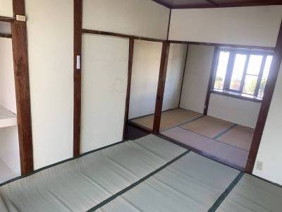 2階も広々です
畳カーペットは新品です♪