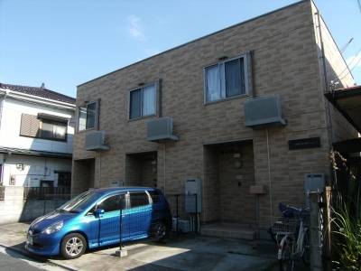 おしゃれなタイルの外観