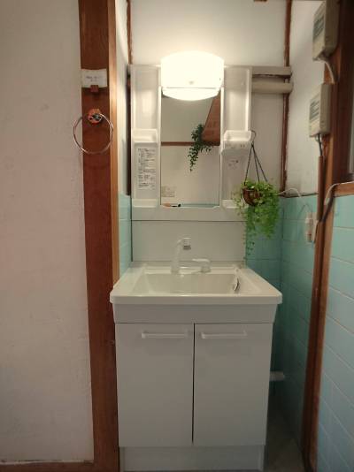 独立洗面台は新品です
