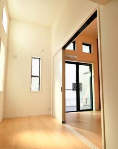 扉を開放すれば広々とした空間になります