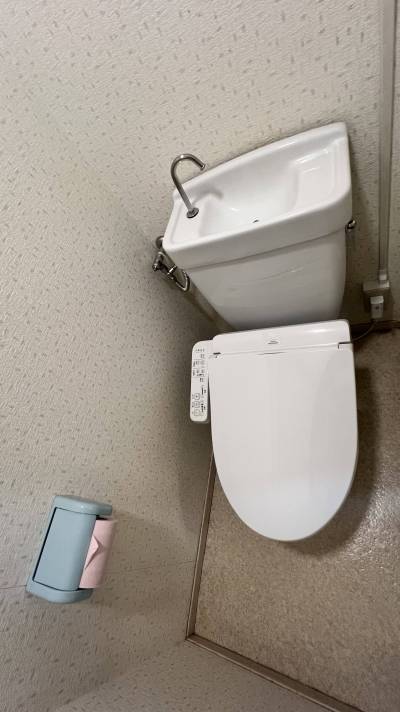 バストイレは別で、トイレは最新のウォッシュレット付きです。