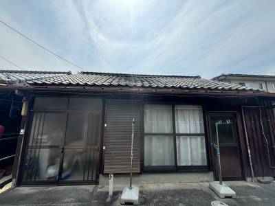 静かな住宅街にある平屋建て