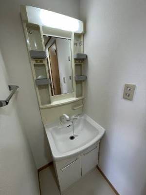 洗面所
独立洗面化粧台付き