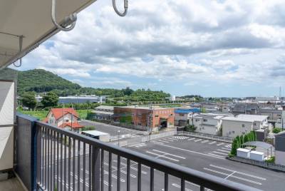 バルコニーから市内を一望。足利花火大会も見れます