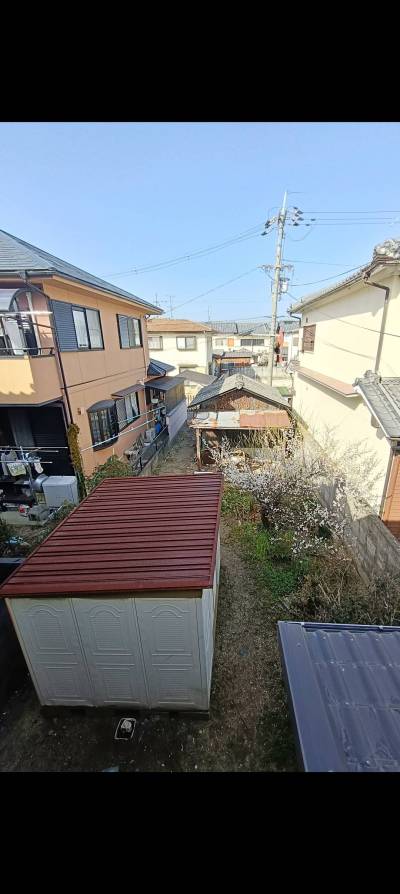 小屋壊して裏庭も駐車2台可にします(*^^*)