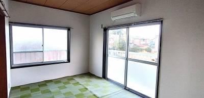 ２面採光で昼間は電気いらず