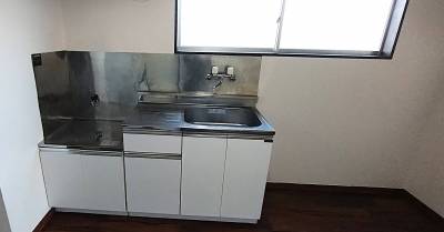 キッチンにも窓あり