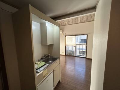 ♪明るいキッチンと新品の冷蔵庫♪