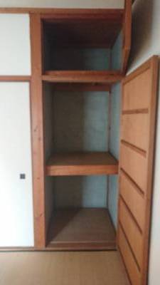 押入れ収納も充実