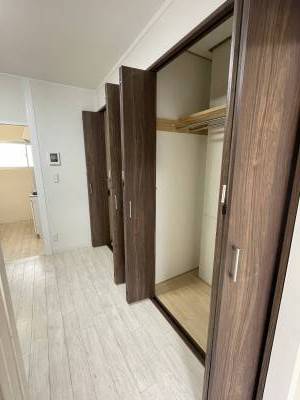 クローゼット開放するとこんな感じ