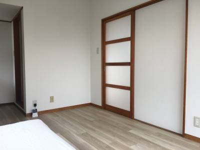 戸を閉めると、とても落ち着く空間です