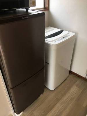 電子レンジ・冷蔵庫・洗濯機付きです