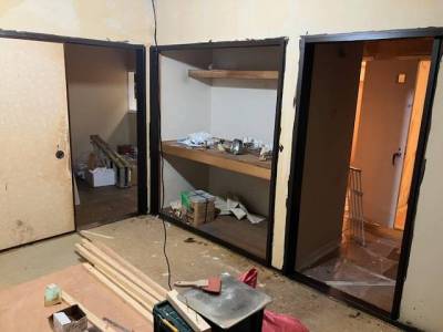 改装中：大きな収納あります。