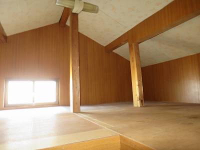 屋根裏収納