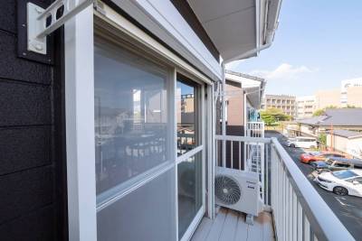 ベランダがあるのでお天気が
良い日は洗濯物が良く乾きます。