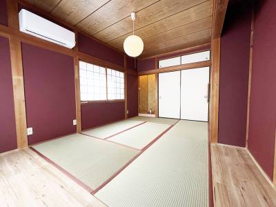 お茶屋をオマージュした落ち着きのある和室が素敵！