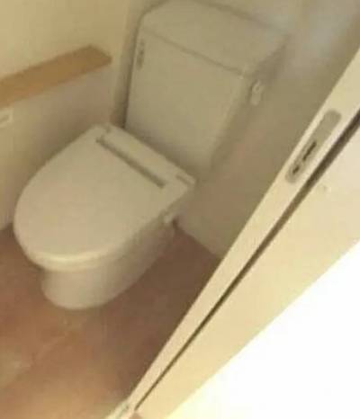 トイレと洗面台は独立です。