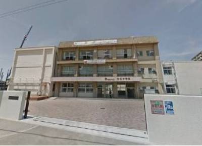 明石市立魚住中学校（中学校）まで1131m