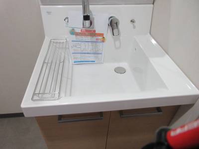 シューズスルークローゼットで外着脱いで洗面に直行可能です。