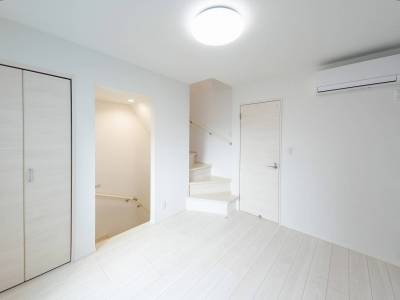 2階にクローゼット エアコン付き