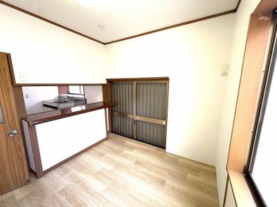 ダイニングキッチンにはカウンター付き