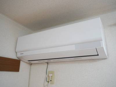 北側居室と照明とエアコン。離れ部屋があるといいね