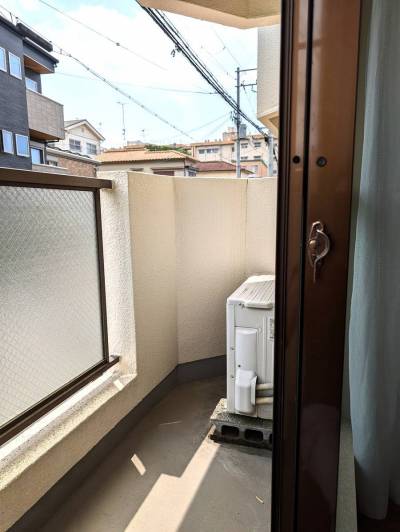 東面バルコニーは、
午前～正午までが天日干しに適。