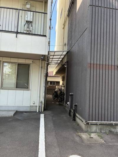 駐輪・バイク置き場、夜間センサー付き