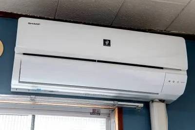 冷暖房対応の空調設備付き！