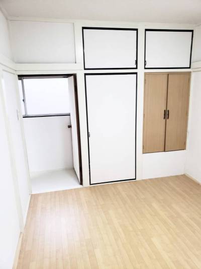 ウォークインクロゼット付きで洋服の収納に便利♪
